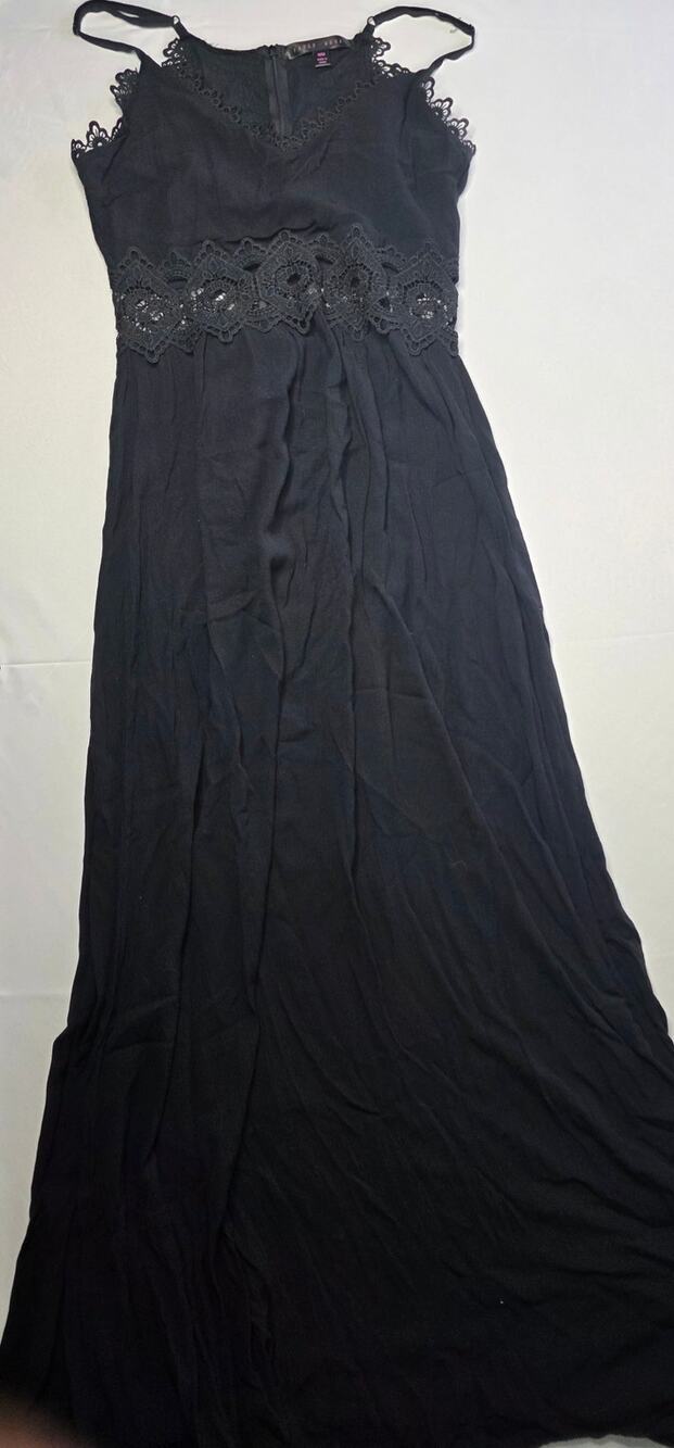 Faded Rose Black Crochet Accent Maxi Dress Size M